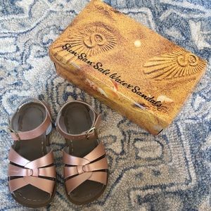 Salt Water Sandals Little Girls Size 9